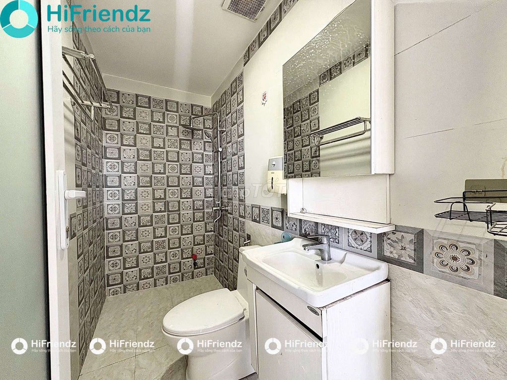 (Calt 2) Entwine studio full of furniture Kreat laket