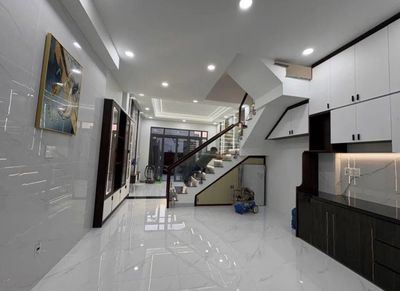 10 meters downtown Tân Sơn Nhì, 6 x 15 m_3 new photos, 4 bedrooms, 3 toilets, S. Xen