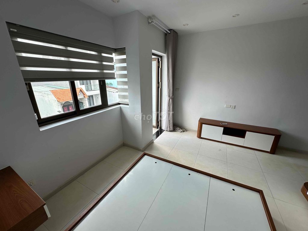 interior full house - near universities