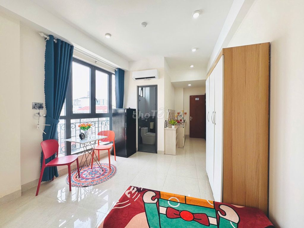 studio 25 M2 – 2 large sky windows