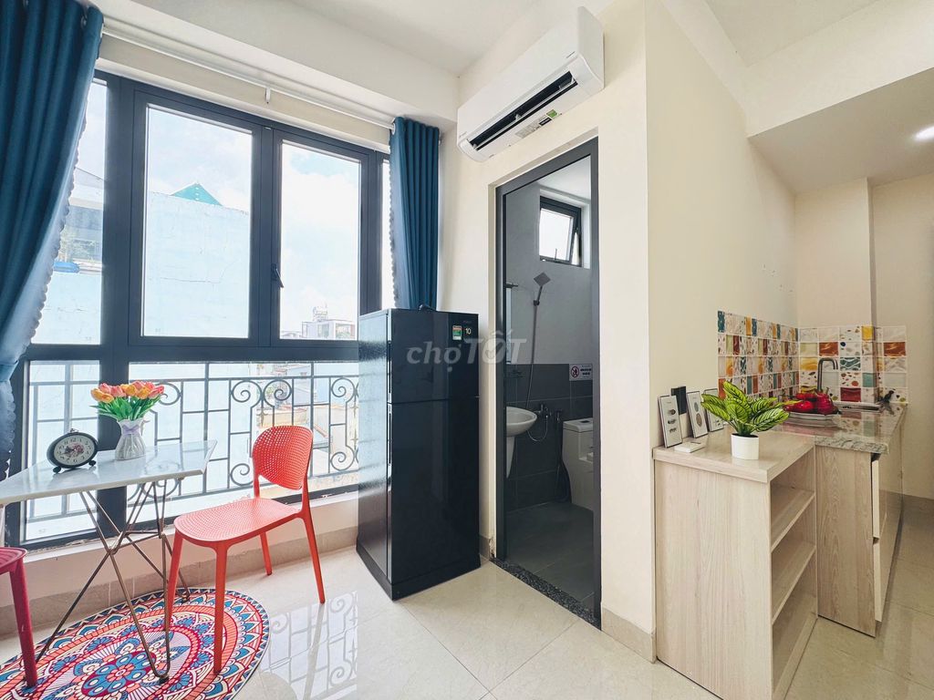 studio 25 M2 – 2 large sky windows