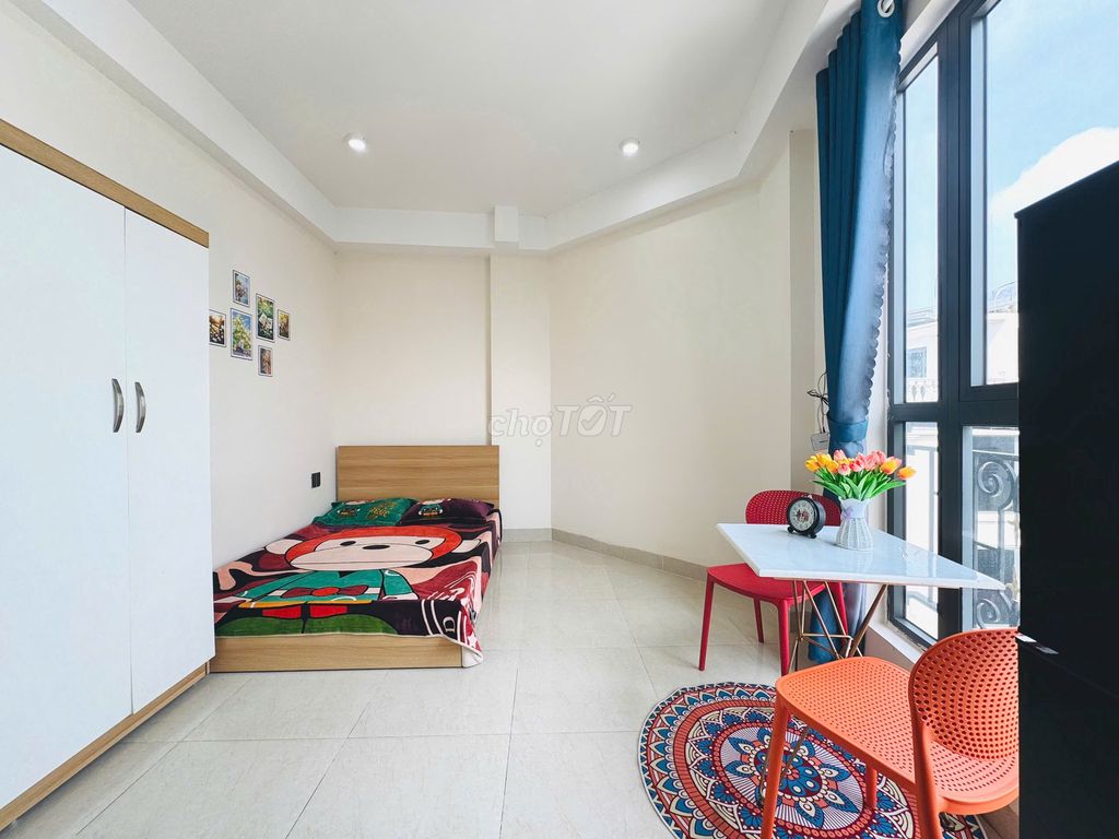 studio 25 M2 – 2 large sky windows