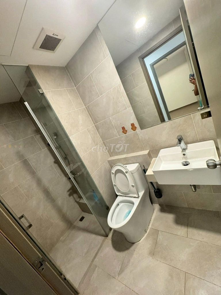 We need to rent CTL Tower District 12 new homes, no furniture, 2 bedrooms 73 meters per month.