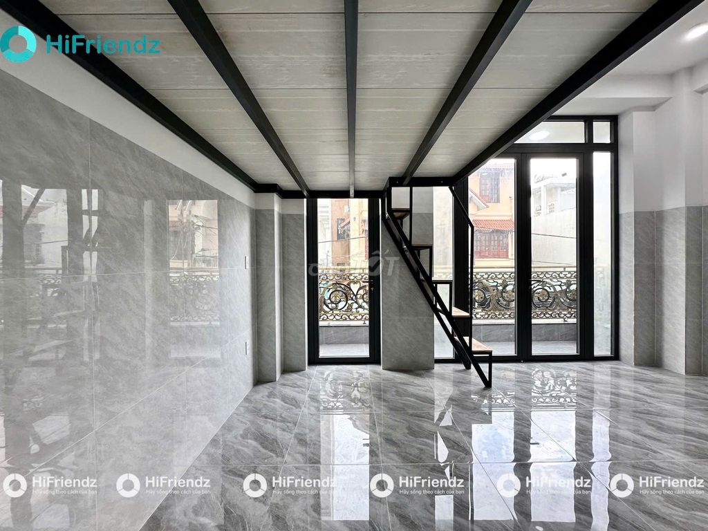 Opening the super-smooth balcony at Lê Đức Thọ.