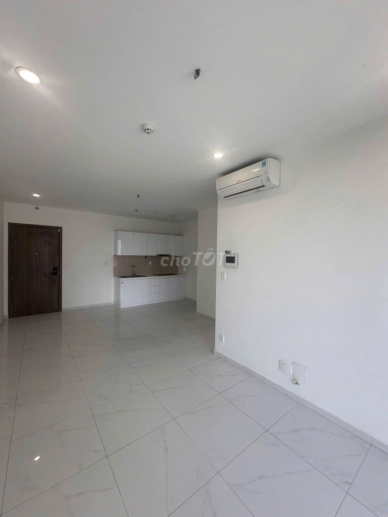 The online building- 12 View two bedrooms, No furniture, 79 m2 for 7.5 million a month.
