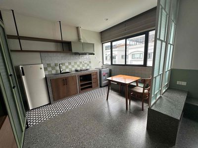 Rent an apartment full of furniture 9.5 million a month.