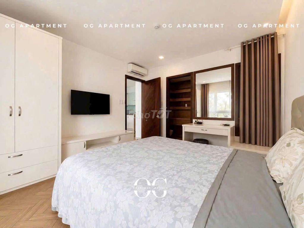 Opening an apartment full of furniture on the Hoàng Sa S.