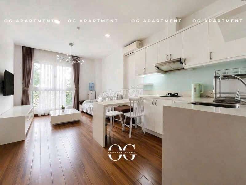 Opening an apartment full of furniture on the Hoàng Sa S.