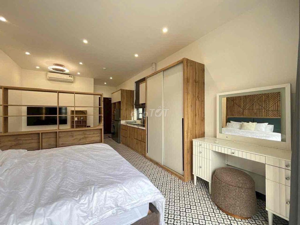 Super hot apartment empty in downtown District 1, near Tân Định Market