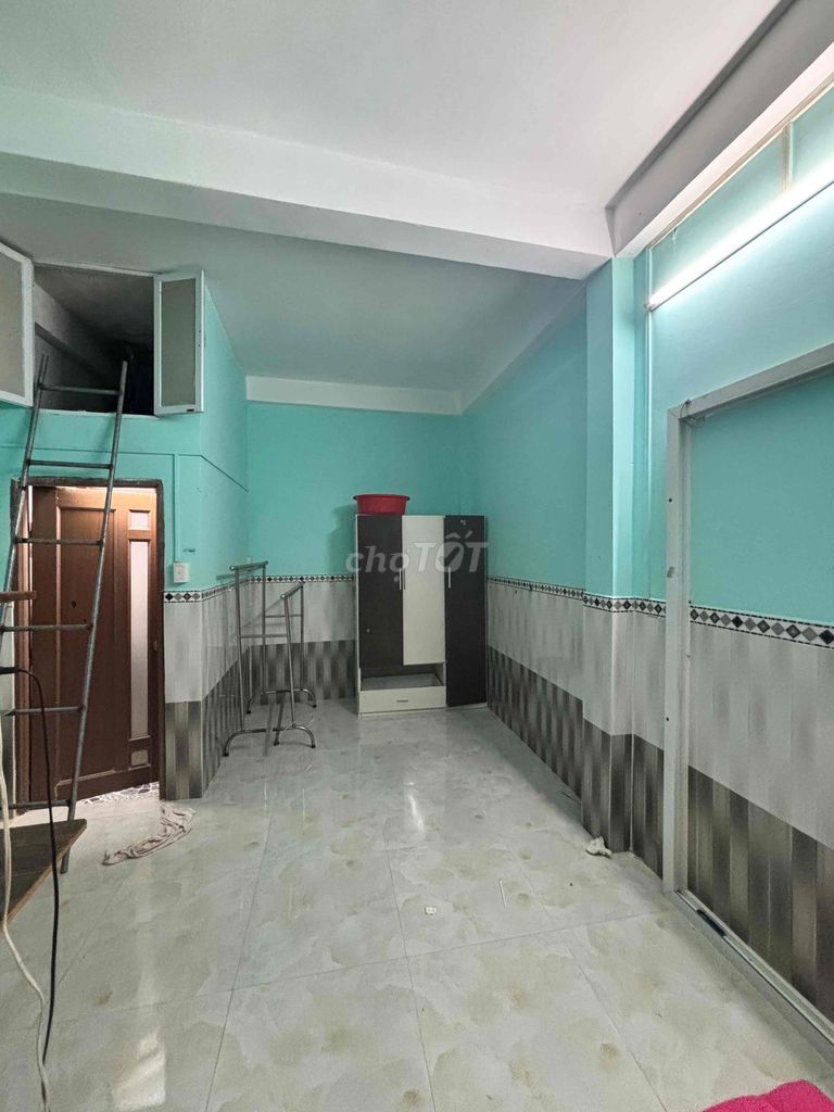 Rent a Trường Sa Q-3s.