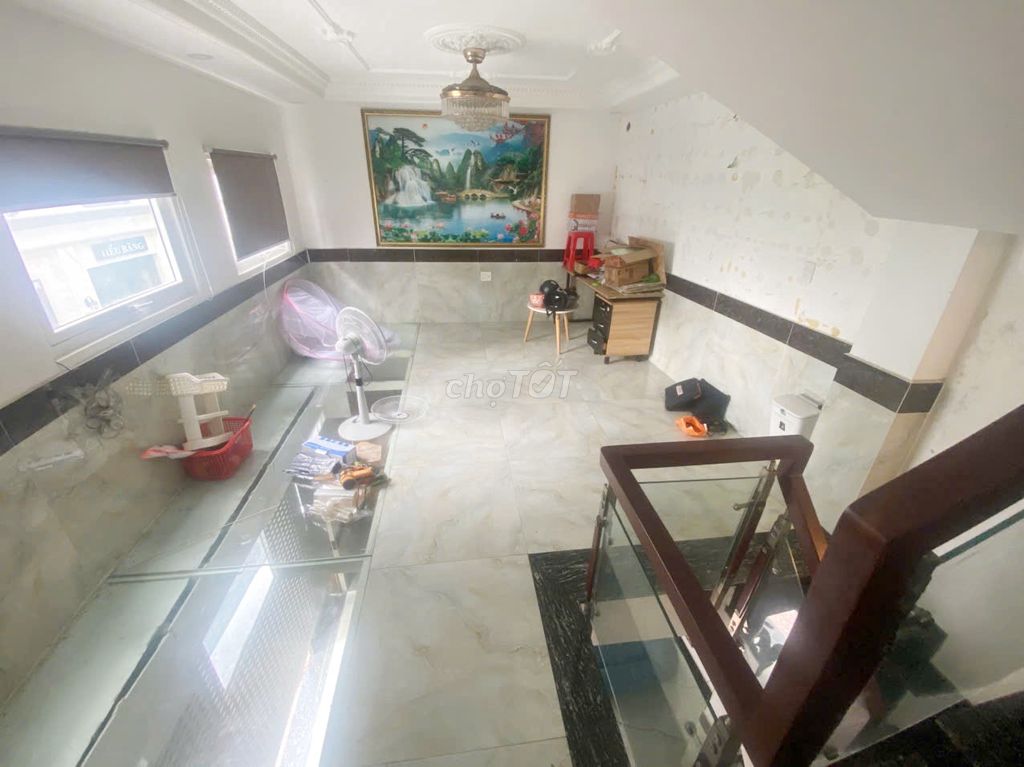 Renting a three-story new apartment. Phường tân chánh hiệp District 12.