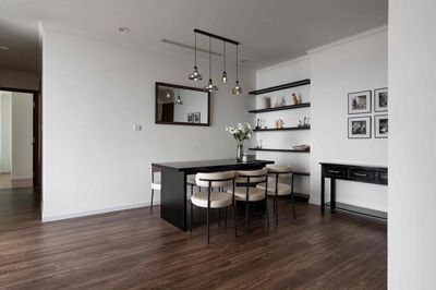 It's exclusive for two nice bedrooms, black and white decor.