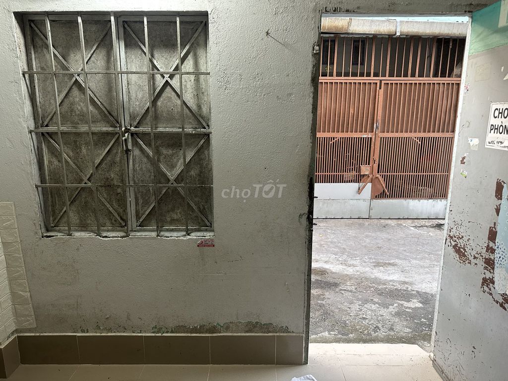 Room ~1 million 8/ month at 6/10 Trung Mỹ Tây 9, District 12