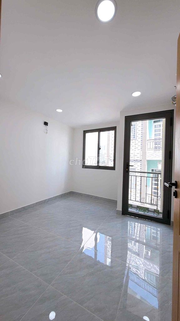 Rent a nice four-way bedroom four-way district four-and-a-half million.