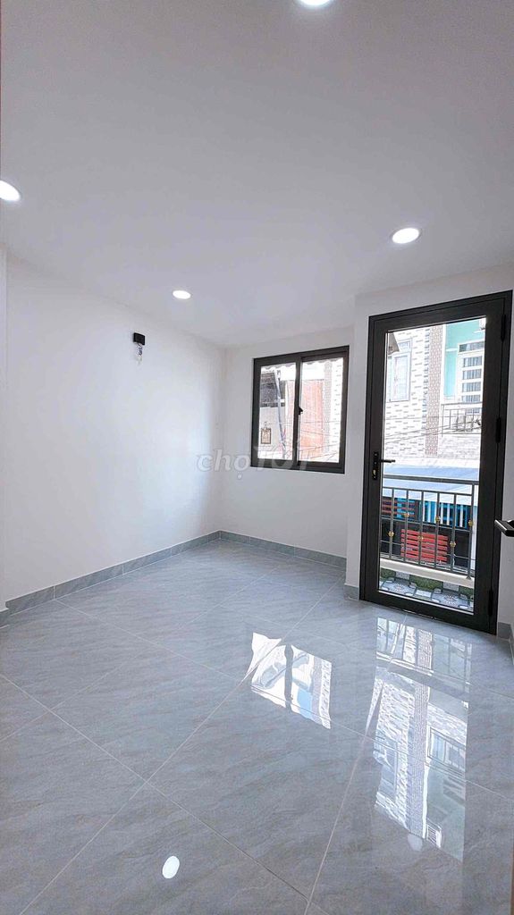 Rent a nice four-way bedroom four-way district four-and-a-half million.