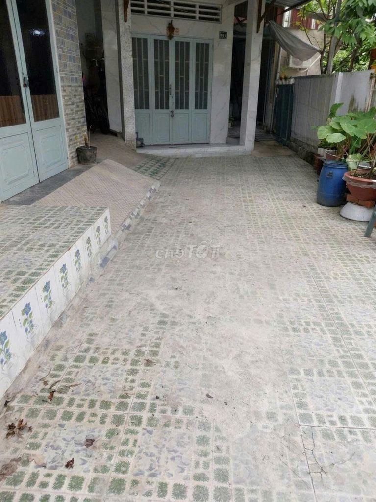 Let's rent out the original house.