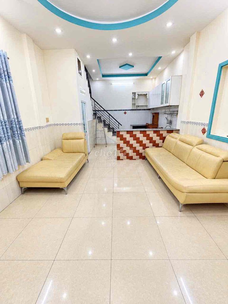 So the original building is 5 Phú Nhuận.