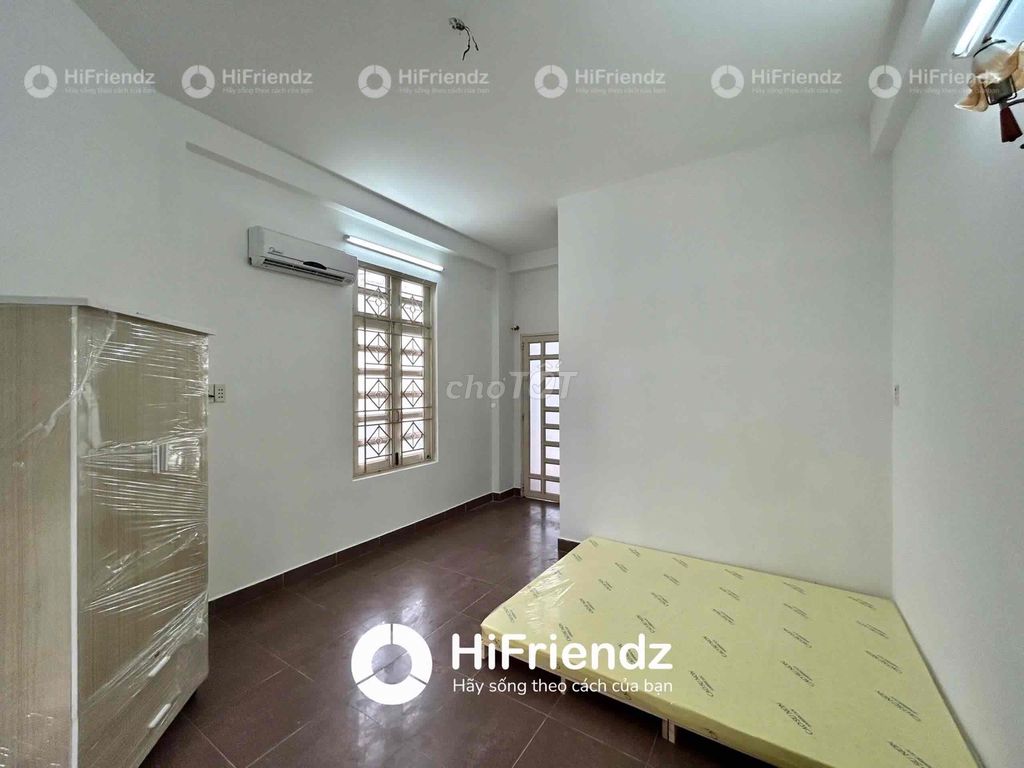 The window studio is super open, full of furniture near the medical university, open university.