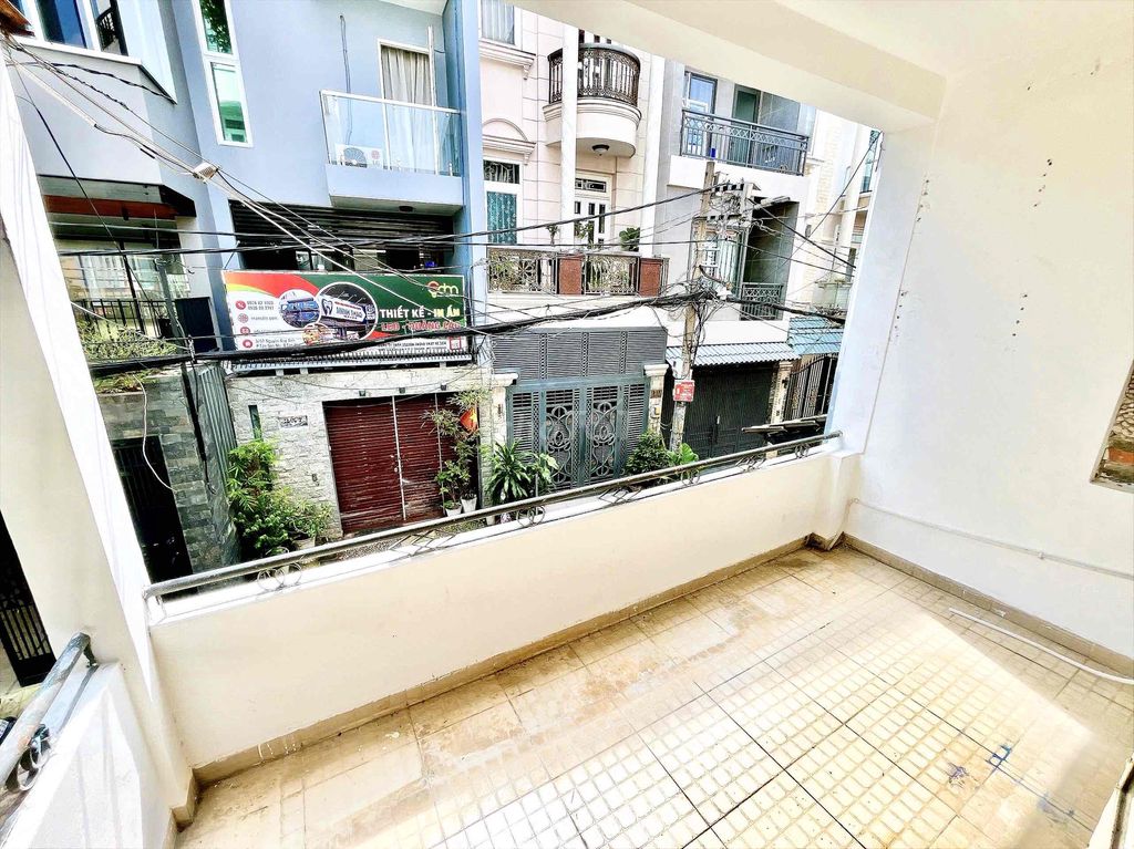 House near Tân Sơn Nhì - 4 x 15 meters - 1 new floor - cheap