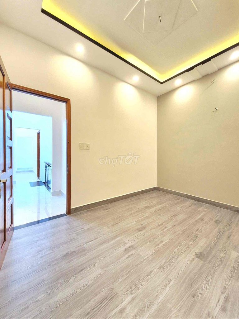 Rent a nice house-- Huỳnh Tấn Phát, District 7