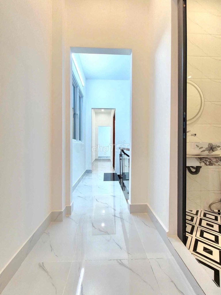 Rent a nice house-- Huỳnh Tấn Phát, District 7