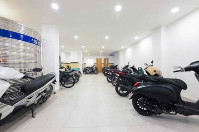 Twenty-five meters wide in the guard room at the next seven.