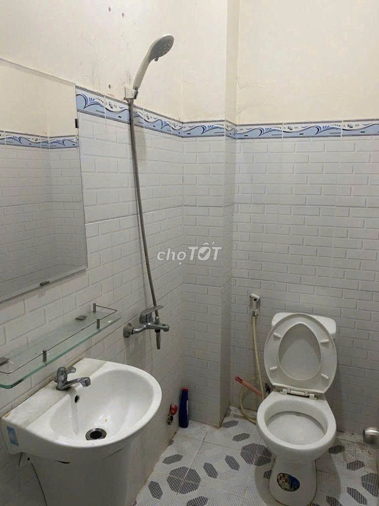 Rent a private floor, two rooms.