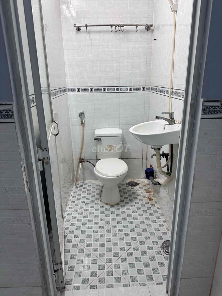 The 8th District Rent Room