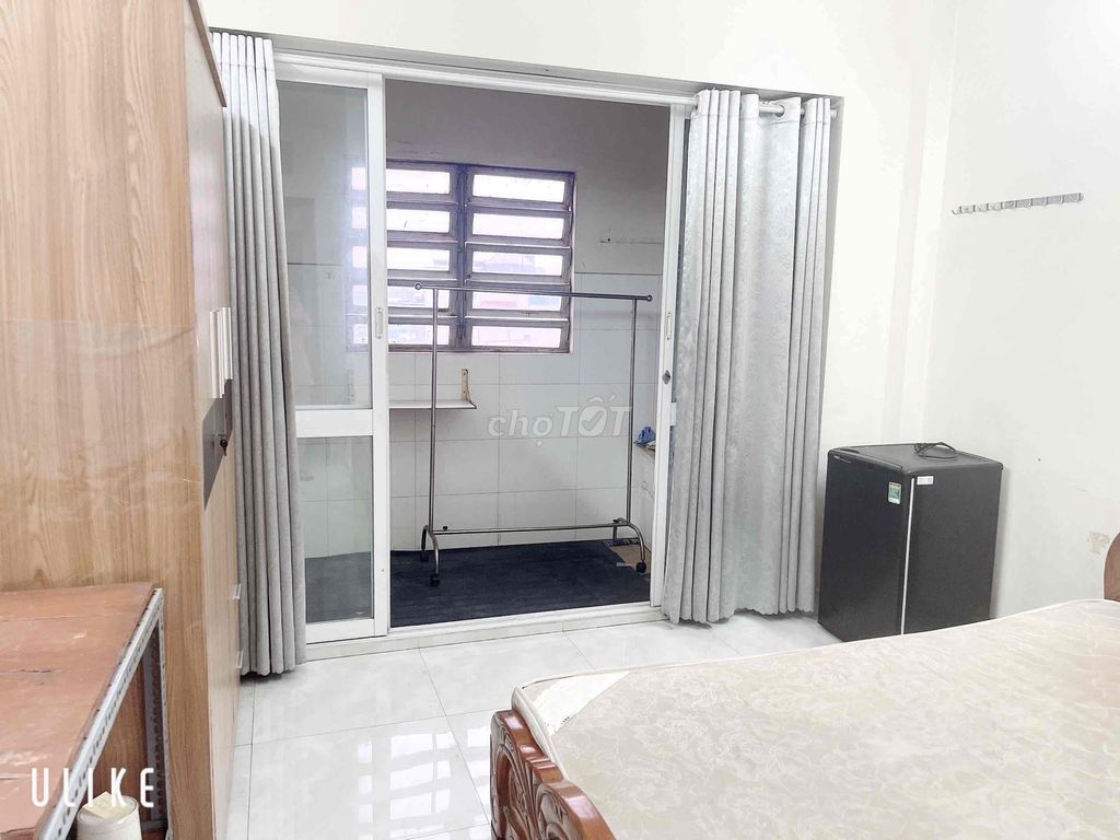 Cộng Hoà Hotel, Tân Bình.