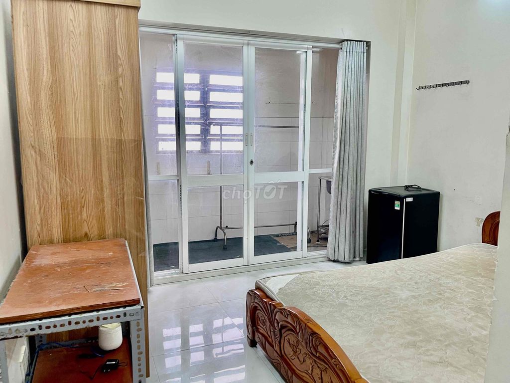 Cộng Hoà Hotel, Tân Bình.