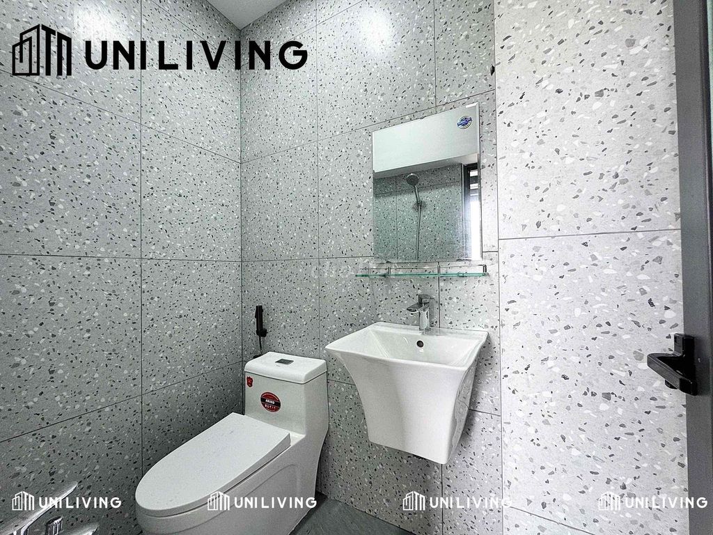 It was the owner who rented his own new home wash-house.