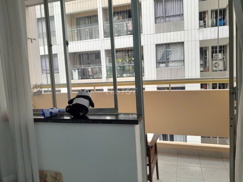 Rent apartment to the Great Dollar, Bến Vân Đồn District 4, 2 bedrooms, 86 meters2, price: 13 million a month.