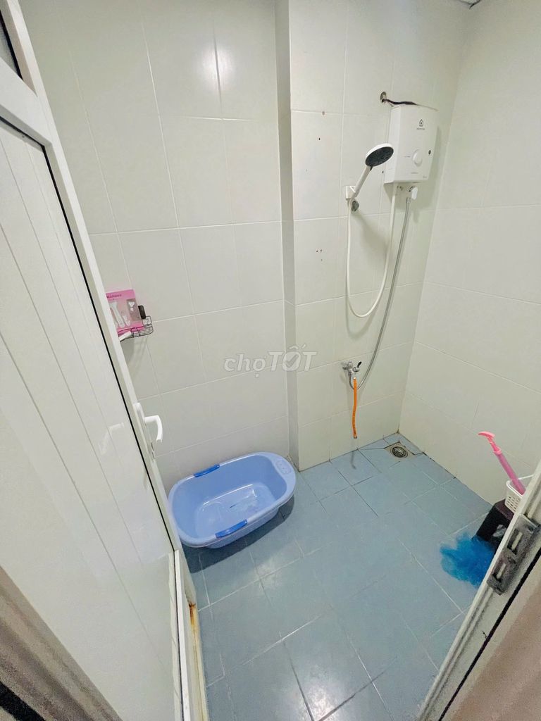 We need to rent out Thủ Thiêm Xanh 60 meters 2 bedrooms for 8 million.