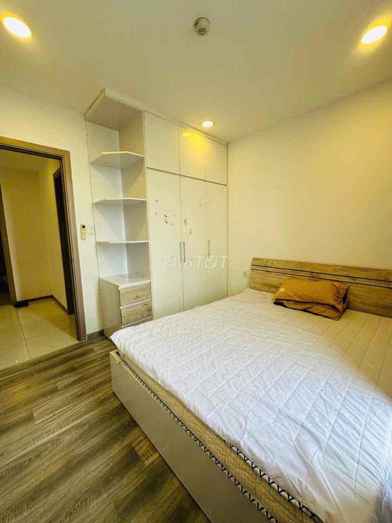 Rent the county 4 riva park 3 bedroom 2 river view toilets