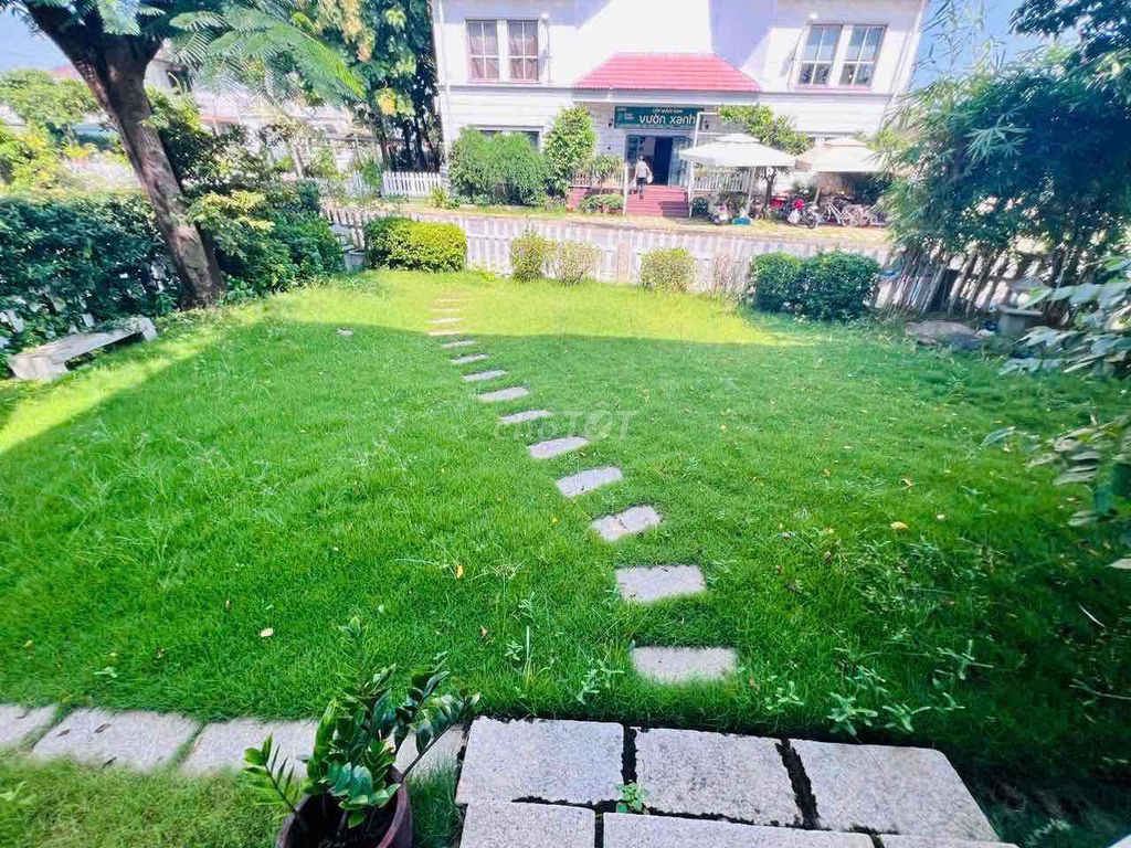 The Garden pardon 300 meters of interior cost only 30 million a month.