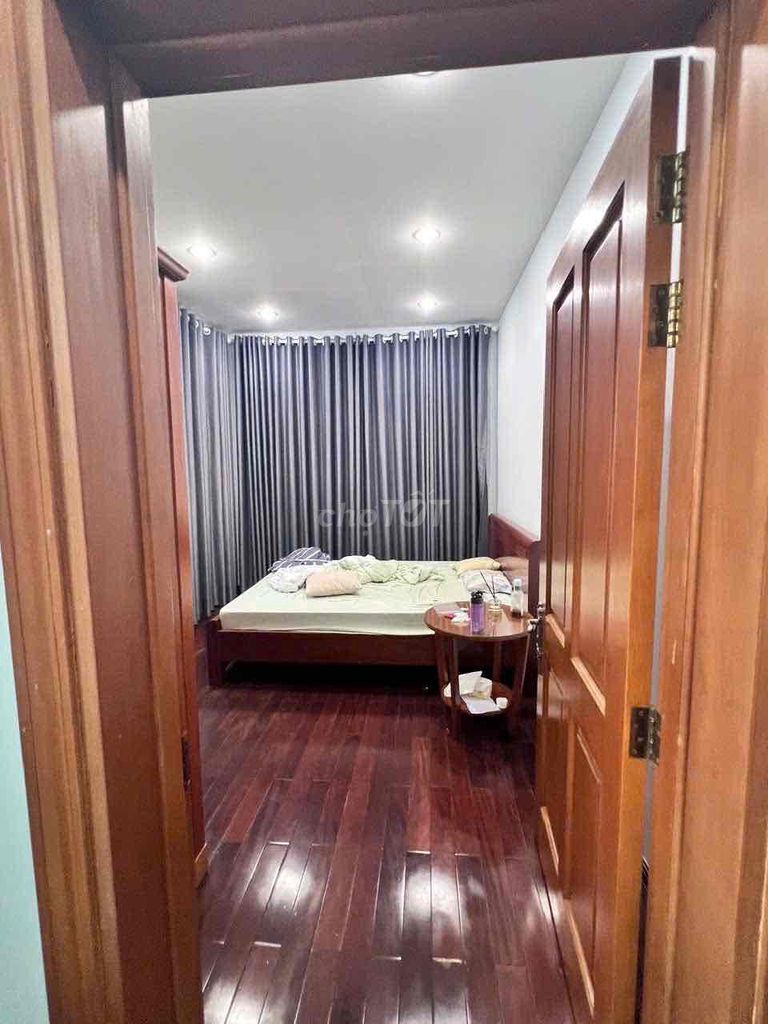 The Garden pardon 300 meters of interior cost only 30 million a month.