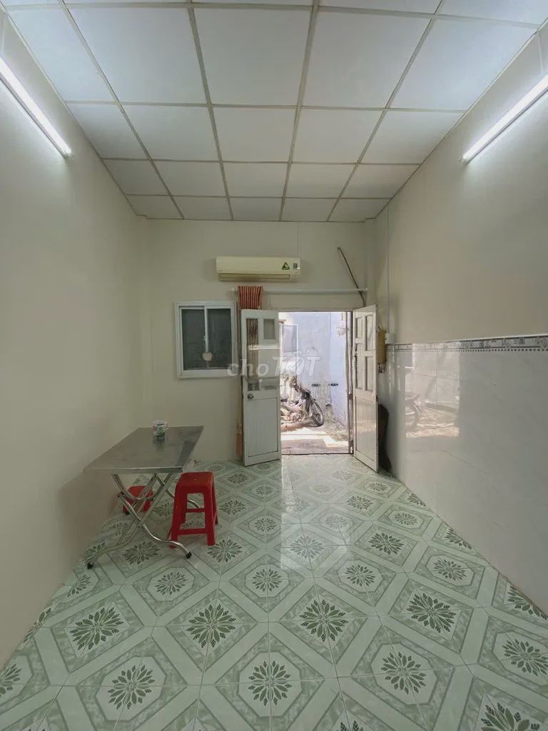 Rent the entire house cheap 3 x 10 meters, 2 bedroom 1 toilet, Lạc Long Quân, 010, Q.tb