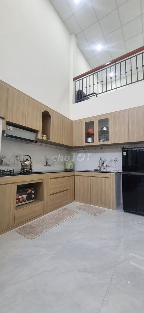 Rent the original house, new, 4 x 20 meters equals 80 mv, one floor, 425th of Clouds