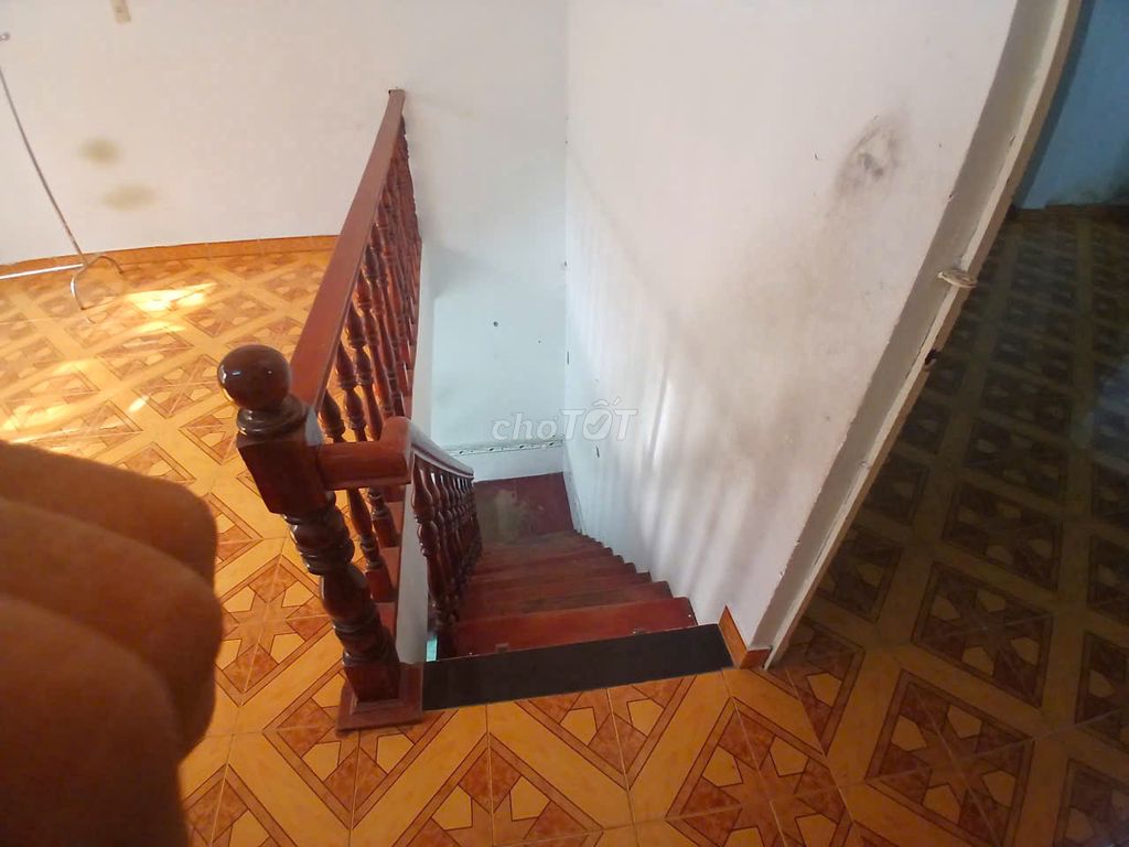 The rent house is 9 million, downtown Ho Chi Minh City. 47.2 meters, two stories.