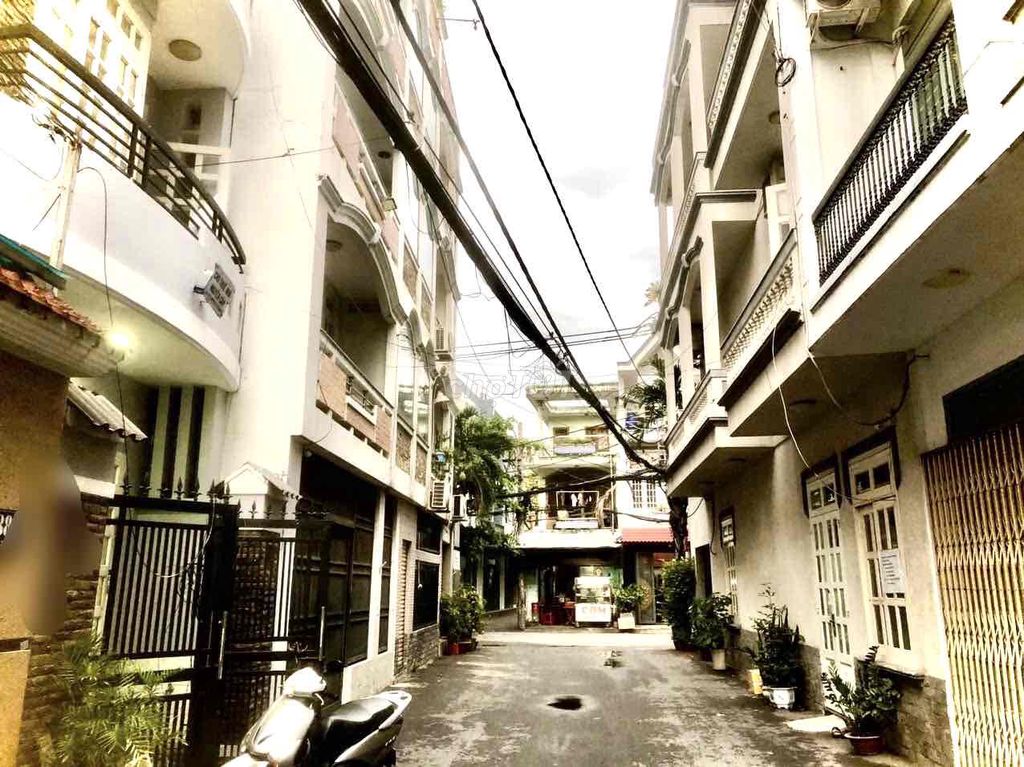 The 2nd floor of st 411 M has four bedrooms, three bathrooms, Dương Quảng Hàm-7.750.