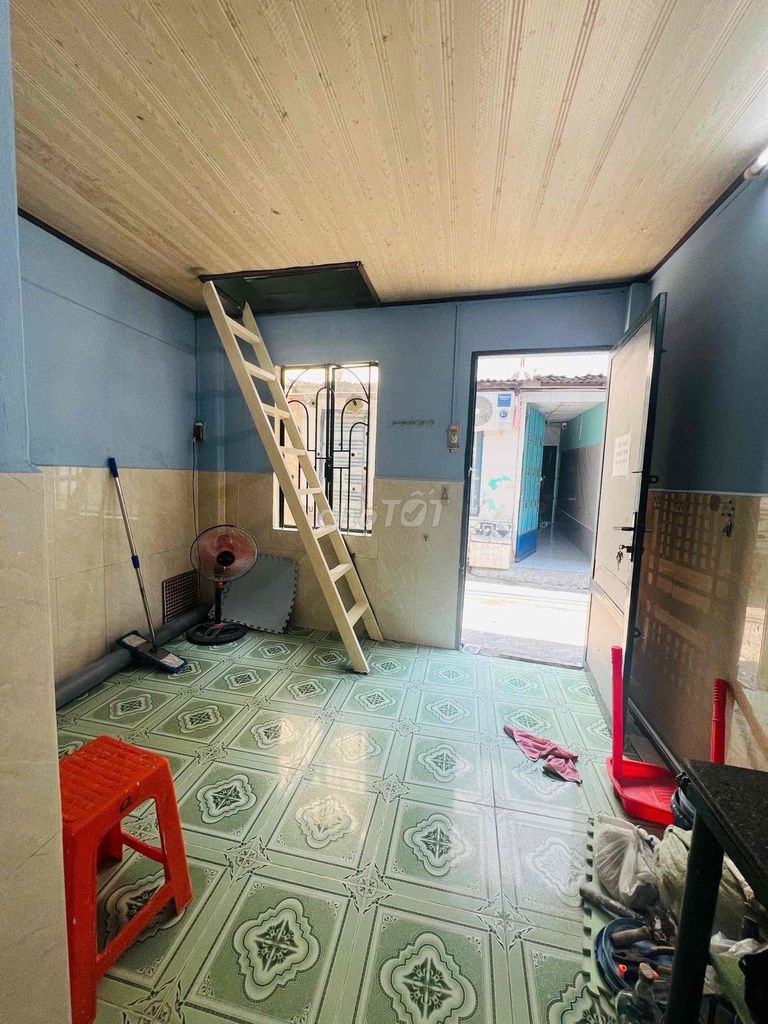 To rent the First floor.