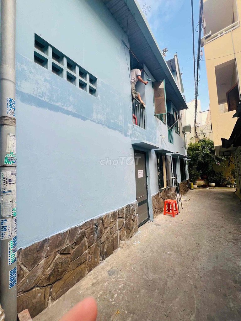 To rent the First floor.