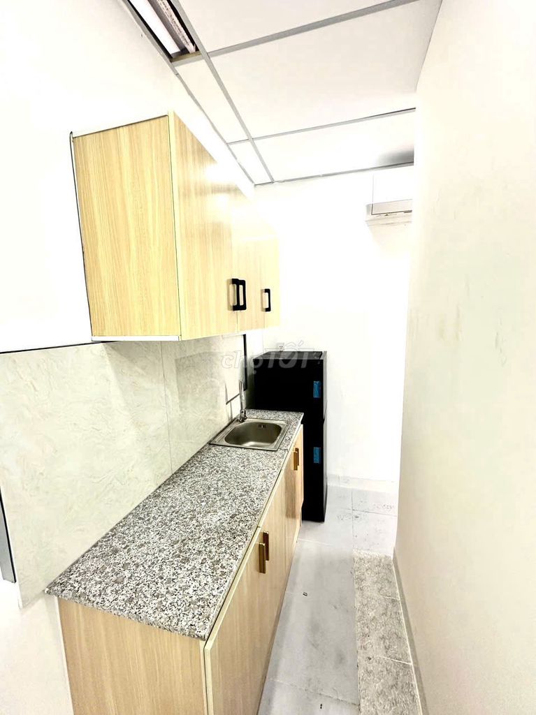 Pent-Two bedrooms-- next to Lang cs3, elevator.