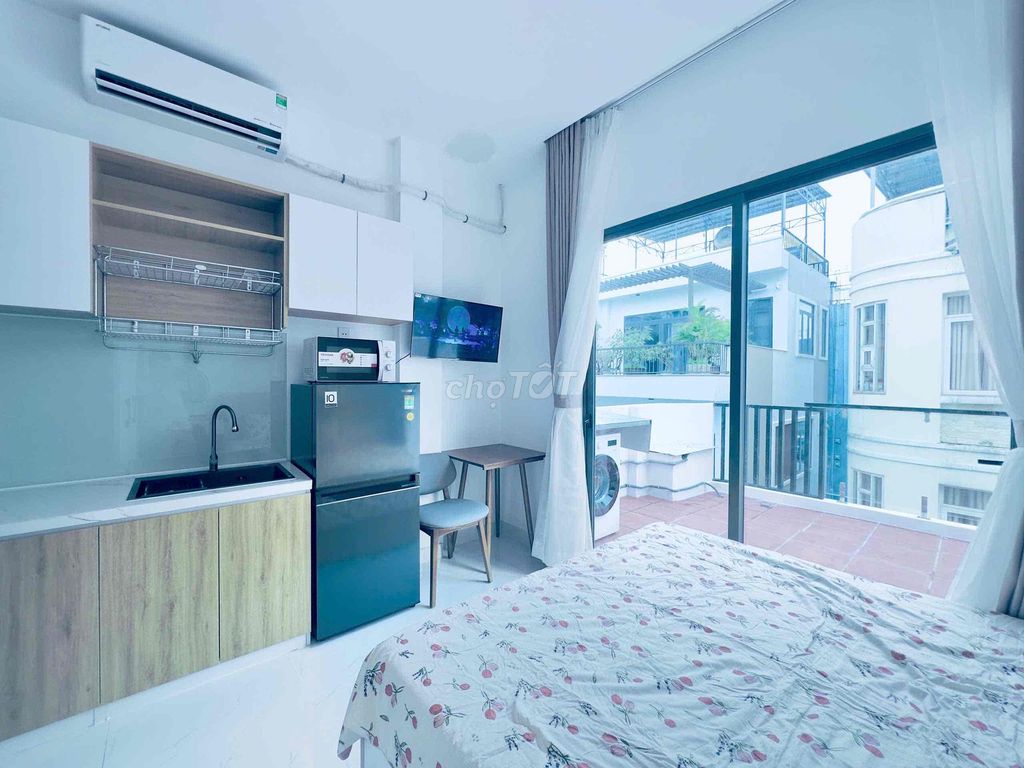 Studio of the Chill Supreme Court, which has Lê Văn Sỹ private washing machine 3(6 million).