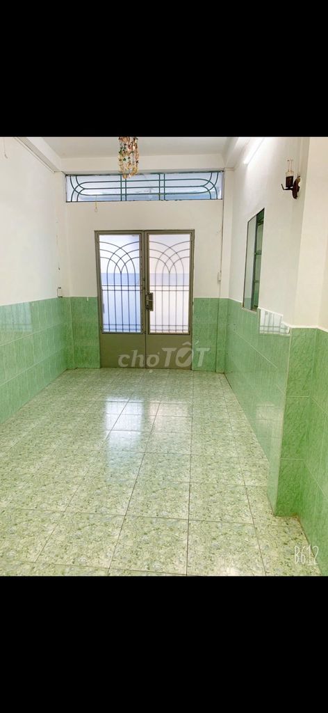 Nice room, Chợ bàn cờ.