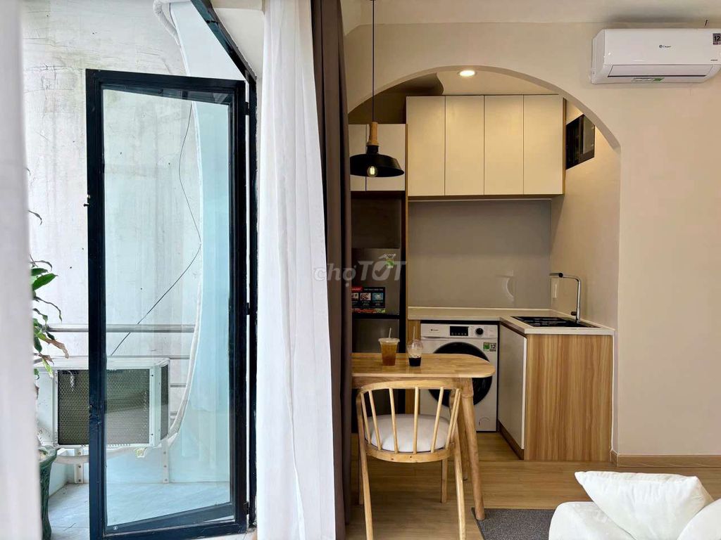 The 10th major balcony, the full interior, the private washing machine