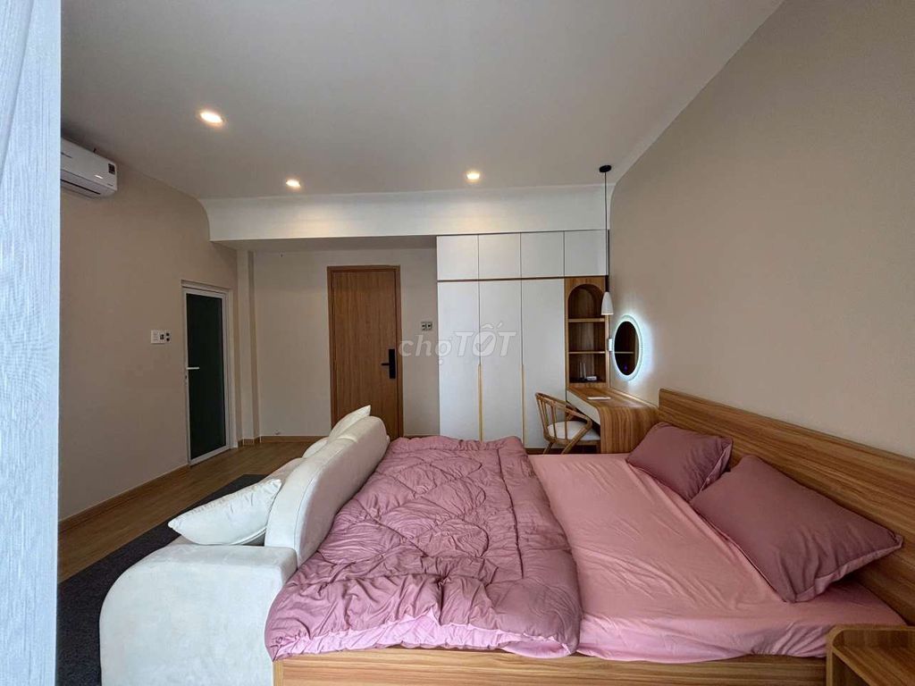 The 10th major balcony, the full interior, the private washing machine