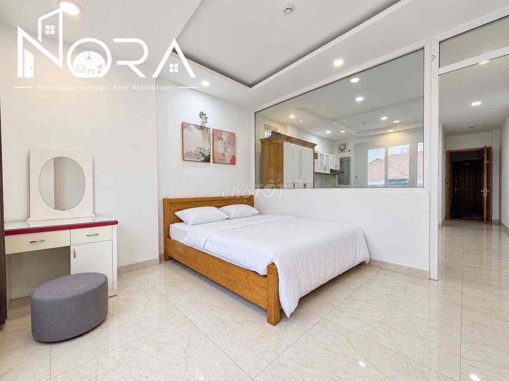 Open the service apartment. A full bedroom near the capital apartment.