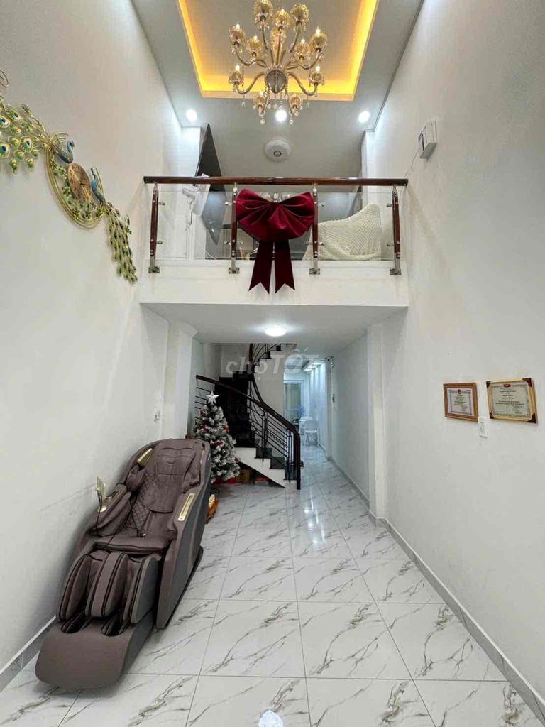 Four-foot Phan Đình Phùng-7-7. 1 Phú Nhuận 4th floor 45m2 bedroom for 25 million refrigerators.