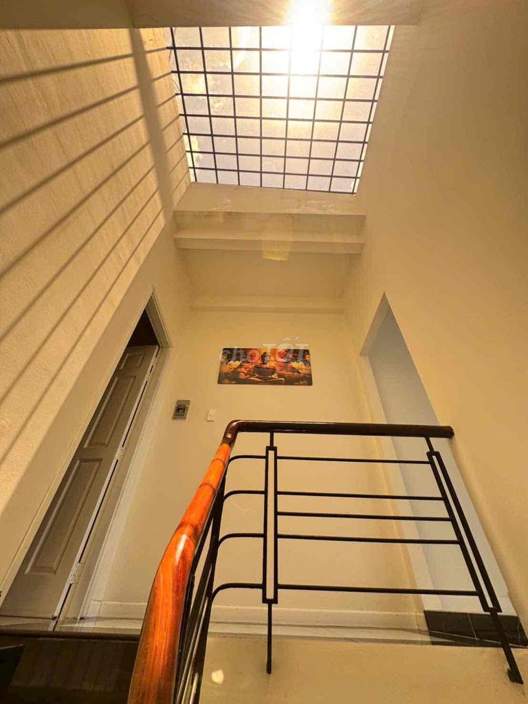 Four-foot Phan Đình Phùng-7-7. 1 Phú Nhuận 4th floor 45m2 bedroom for 25 million refrigerators.